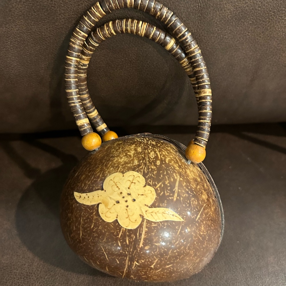 🌴 Tropical Coconut Shell Handbag – Handmade Boho Island Purse
